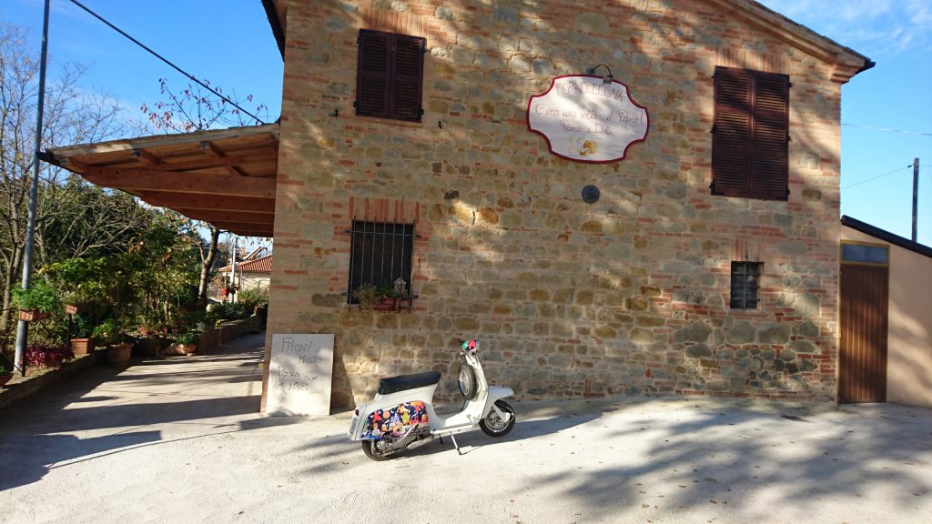 Lambretta presso C'era una volta il pane